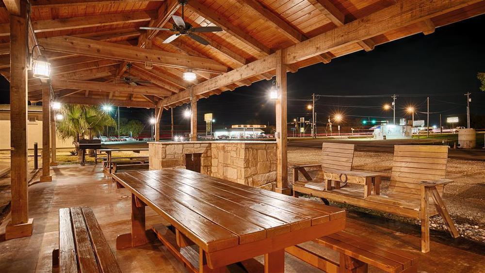 圆石贝斯特韦斯特酒店 朗德罗克 外观 照片